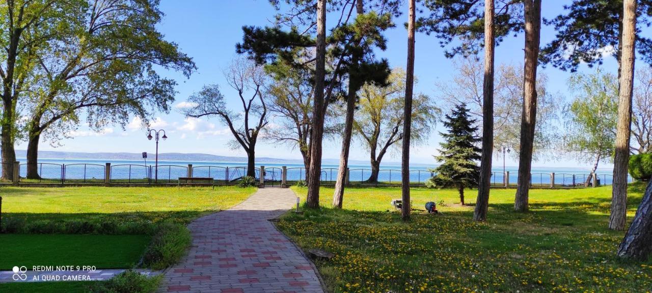 Onebeach Apartman Сиофок Екстериор снимка