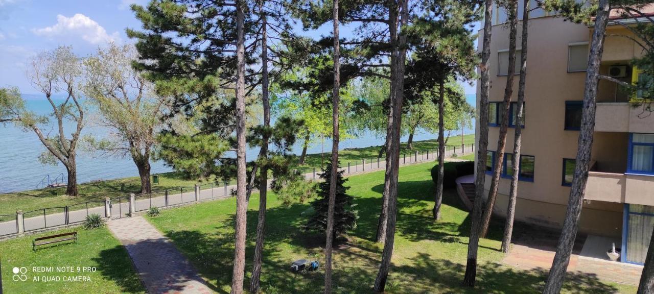 Onebeach Apartman Сиофок Екстериор снимка