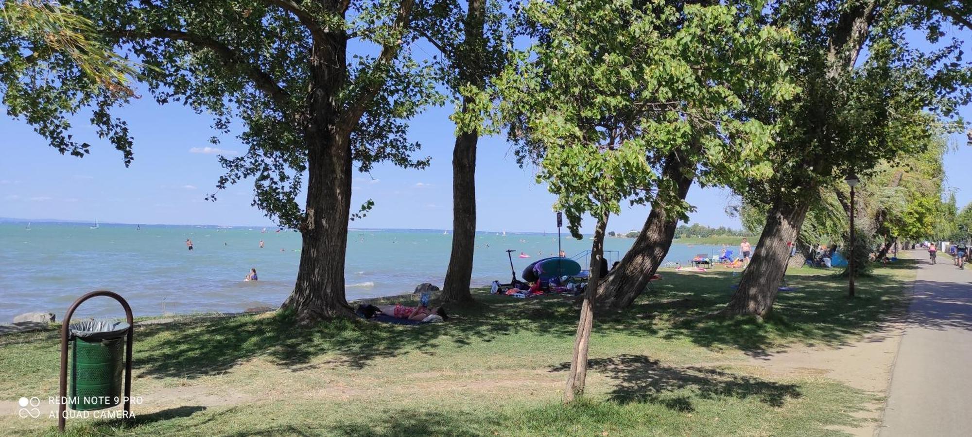Onebeach Apartman Сиофок Екстериор снимка
